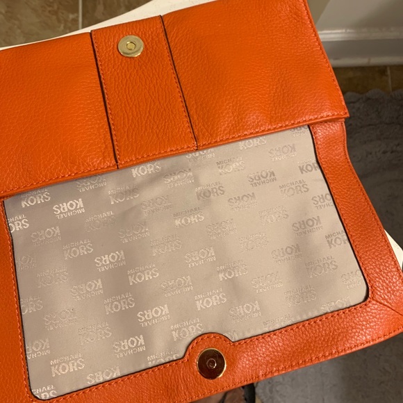 Clutch - Picture 4 of 5